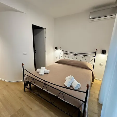 Lungomare Vazzana بيت ضيافة 4*