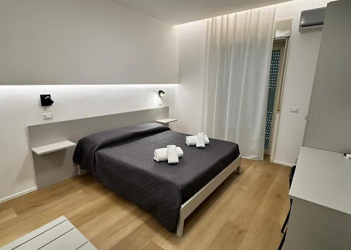 بيت ضيافة Lungomare Vazzana تْشيفالو